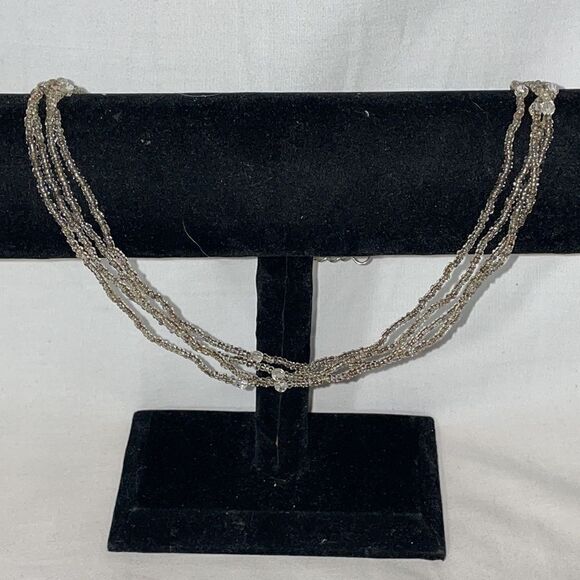 Multi layered beaded necklace - Picture 2 of 7